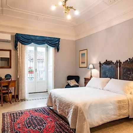 Palazzo Degli Antoci Guest house Ragusa