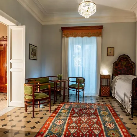Palazzo Degli Antoci 2*